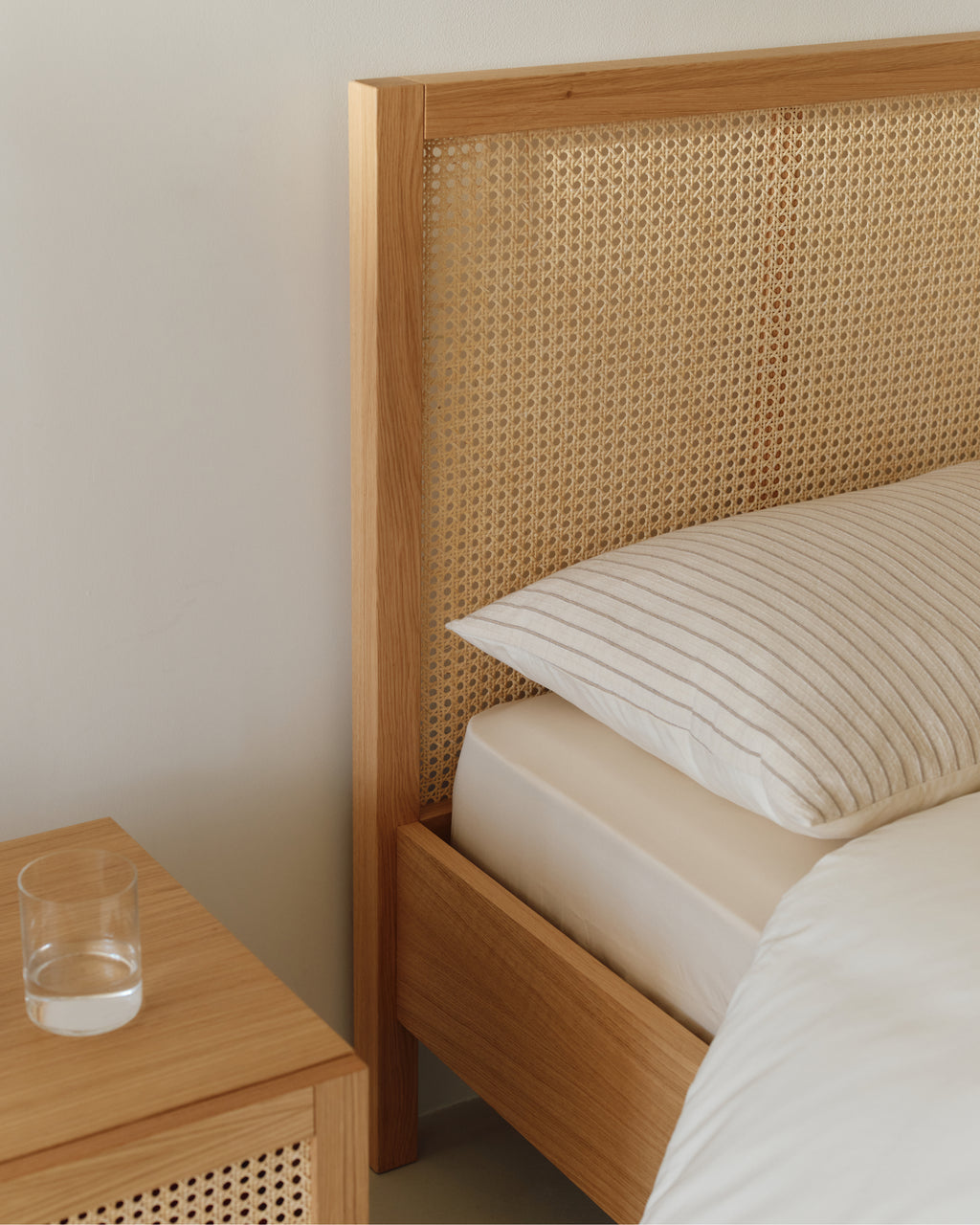 Dera Bed — view 3