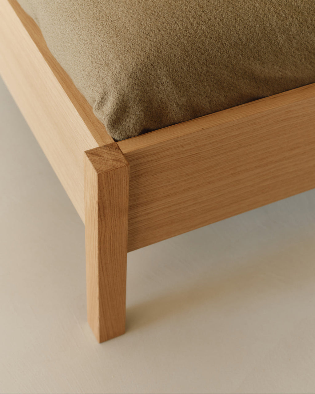 Dera Bed — view 4