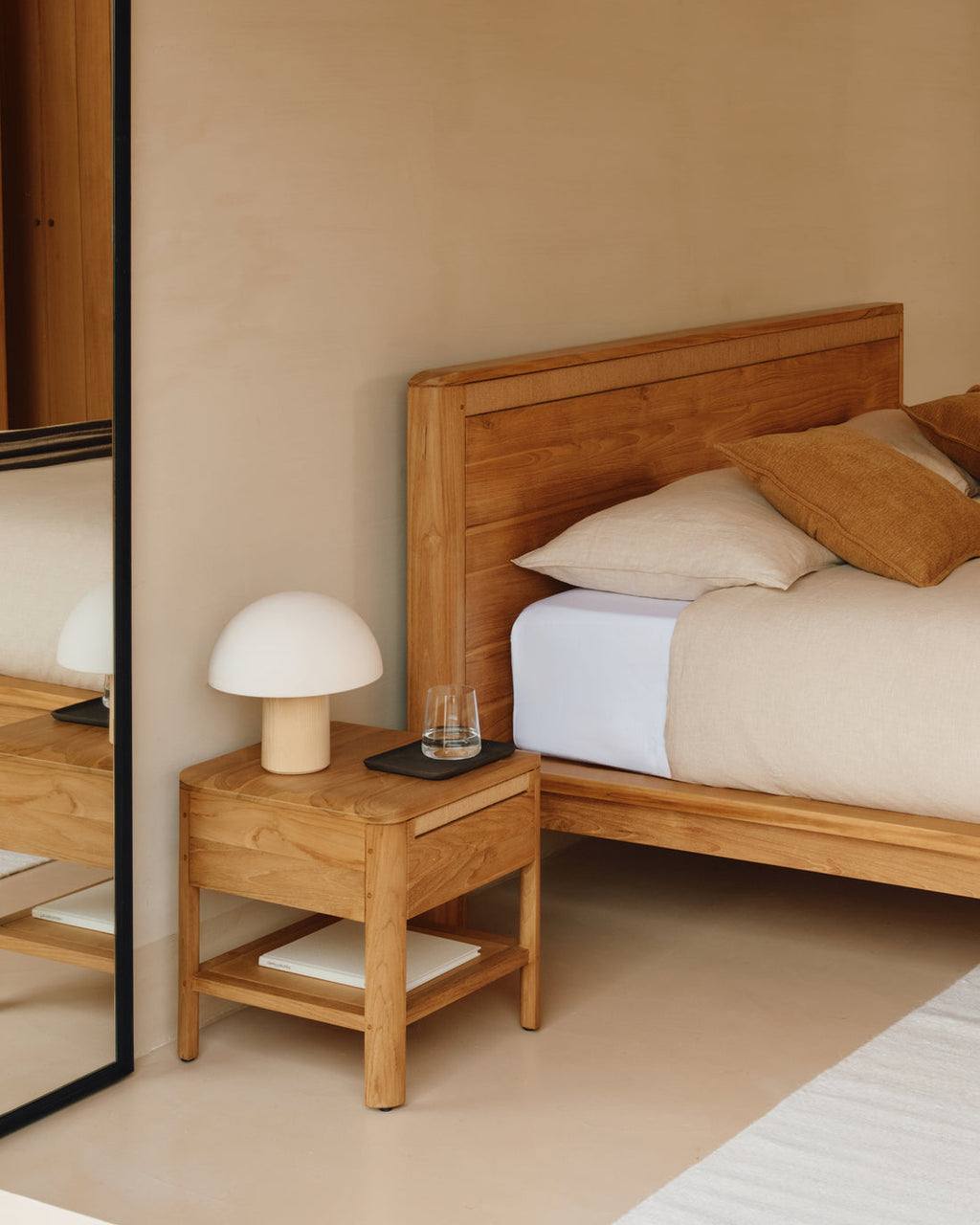 Elia Bed — view 2